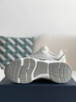 DlOR classic B22 Clunky Sneaker - Image 9