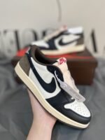 TravisScottx AirJordan1 AJ LoW - Image 2