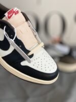 TravisScottx AirJordan1 AJ LoW - Image 11