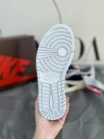 AirJordan1 xTravisScott AJ LoW - Image 9