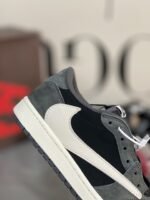 AirJordan1 xTravisScott AJ LoW - Image 3