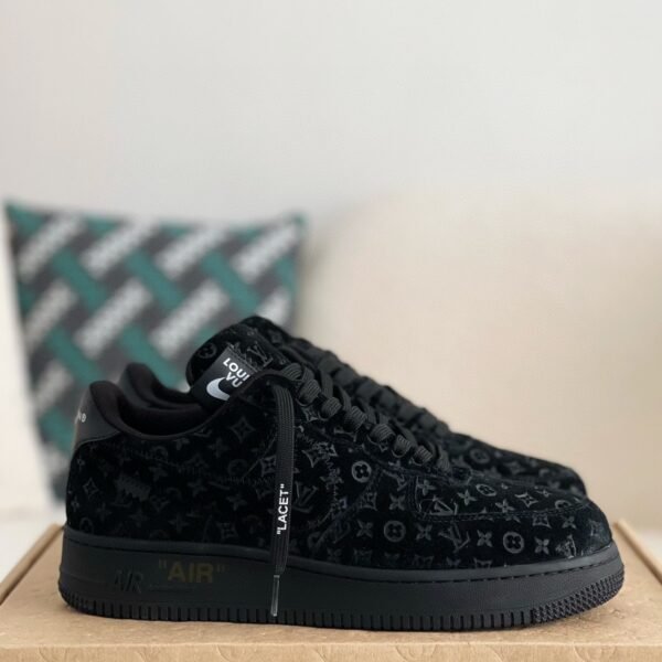 LOUIS VUITTON x NIKE AIR FORCE 1 Sneaker