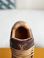 LOUIS VUITTON TRAINER SNEAKERS - Image 9