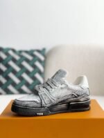 LOUIS VUITTON TRAINER SNEAKERS - Image 4