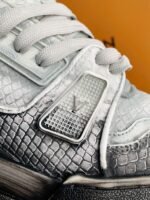 LOUIS VUITTON TRAINER SNEAKERS - Image 11