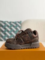 LOUIS VUITTON TRAINER SNEAKERS - Image 4