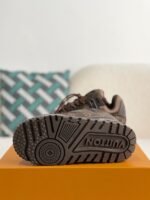 LOUIS VUITTON TRAINER SNEAKERS - Image 5