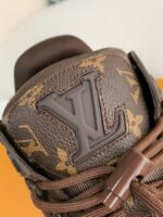 LOUIS VUITTON TRAINER SNEAKERS - Image 10