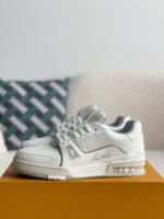 LOUIS VUITTON TRAINER Sneakers - Image 2