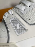 LOUIS VUITTON TRAINER Sneakers - Image 22