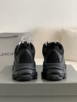 Balenciaga TRIPLE S ALLOVER LOGO Sne akers - Image 6