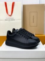 Alexander McQueen versatile Sneakers