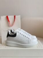 Alexander McQueen MQ Dark grey velvet tail Sneakers