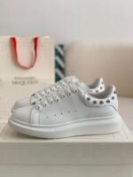 Alexander McQueen MQ White Rose na il tail Sneakers - Image 2