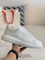 Alexander McQueen MQ White Rose na il tail Sneakers - Image 3