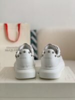 Alexander McQueen MQ White Rose na il tail Sneakers - Image 4