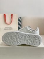 Alexander McQueen MQ White Rose na il tail Sneakers - Image 9