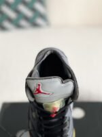 OFF WHITExJordan Air Jordan 5 Retro SP High-top basketball shoes - Image 9