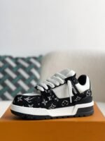 LOUIS VUITTON TRAINER 2023Show sty le Sneakers - Image 4