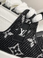 LOUIS VUITTON TRAINER 2023Show sty le Sneakers - Image 12