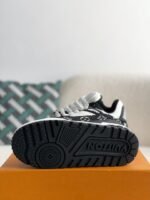 LOUIS VUITTON TRAINER 2023Show sty le Sneakers - Image 19