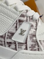 LOUIS VUITTON TRAINER SNEAKERS - Image 11