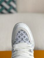 LOUIS VUITTON TRAINER SNEAKERS - Image 8