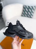 LOUIS VUITTON CASUAL SNEAKERS - Image 6