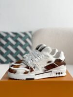 LOULOUIS VUITTON CASUAL SNEAKERS - Image 2