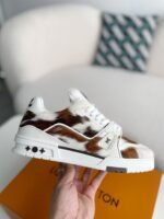 LOULOUIS VUITTON CASUAL SNEAKERS - Image 6