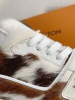 LOULOUIS VUITTON CASUAL SNEAKERS - Image 12
