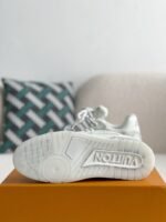 LOUIS VUITTON TRAINER SNEAKERS - Image 6
