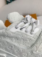 LOUIS VUITTON TRAINER SNEAKERS - Image 12