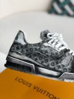 LOUIS VUITTON TRAINER SNEAKERS - Image 7