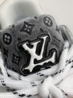 LOUIS VUITTON TRAINER SNEAKERS - Image 10