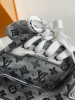 LOUIS VUITTON TRAINER SNEAKERS - Image 11