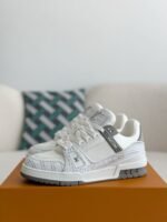 LOUIS VUITTON TRAINER SNEAKERS - Image 2