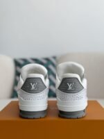 LOUIS VUITTON TRAINER SNEAKERS - Image 3