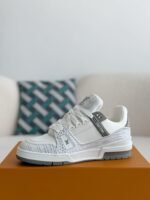 LOUIS VUITTON TRAINER SNEAKERS - Image 4