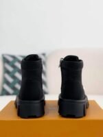 LOUlS VUITTON Round toe lace-up boo ts - Image 3