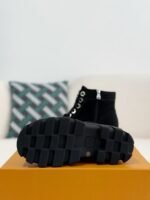LOUlS VUITTON Round toe lace-up boo ts - Image 4