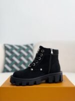 LOUlS VUITTON Round toe lace-up boo ts - Image 5