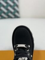 LOUlS VUITTON Round toe lace-up boo ts - Image 9