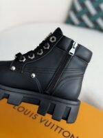 LOUlS VUITTON Round toe lace-up boo ts - Image 7