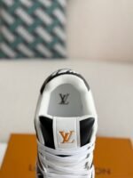 LOUIS VUITTON TRAINER SNEAKERS - Image 9