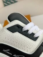 LOUIS VUITTON TRAINER SNEAKERS - Image 12