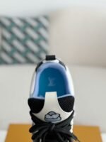 LOUIS VUITTON RUNNER TATIC sneakers - Image 9