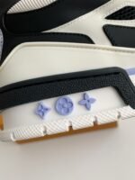 LOUIS VUITTON RUNNER TATIC sneakers - Image 13