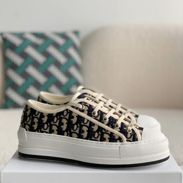 DIOR HIGH LEVEL B27 Sneaker