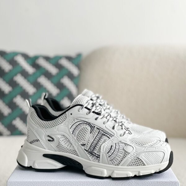 DlOR Running Sneakers